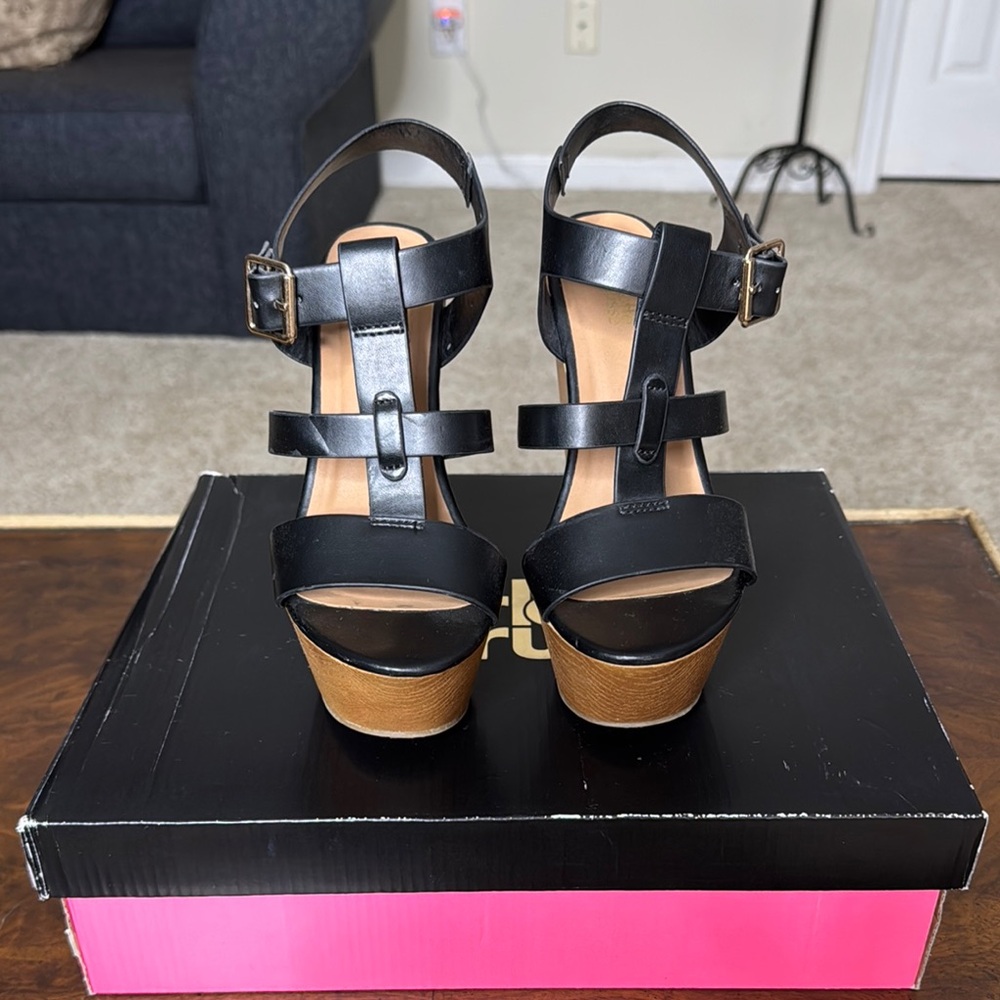 Stylish Black Platform Sandals